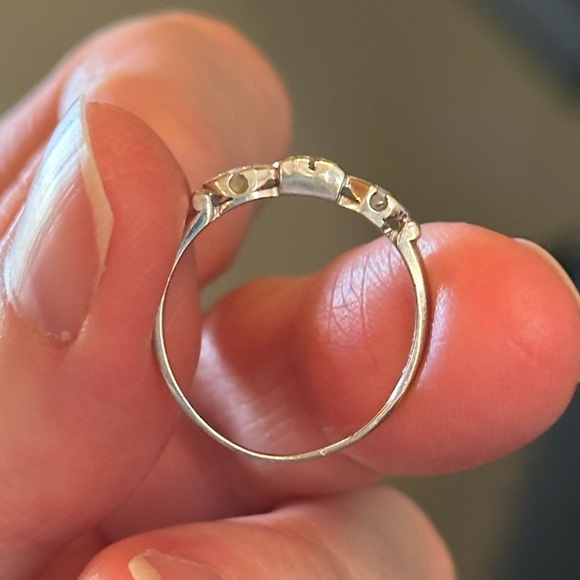 Antique 18K White Gold Diamond Ring Size 6.25 - Picture 12 of 14